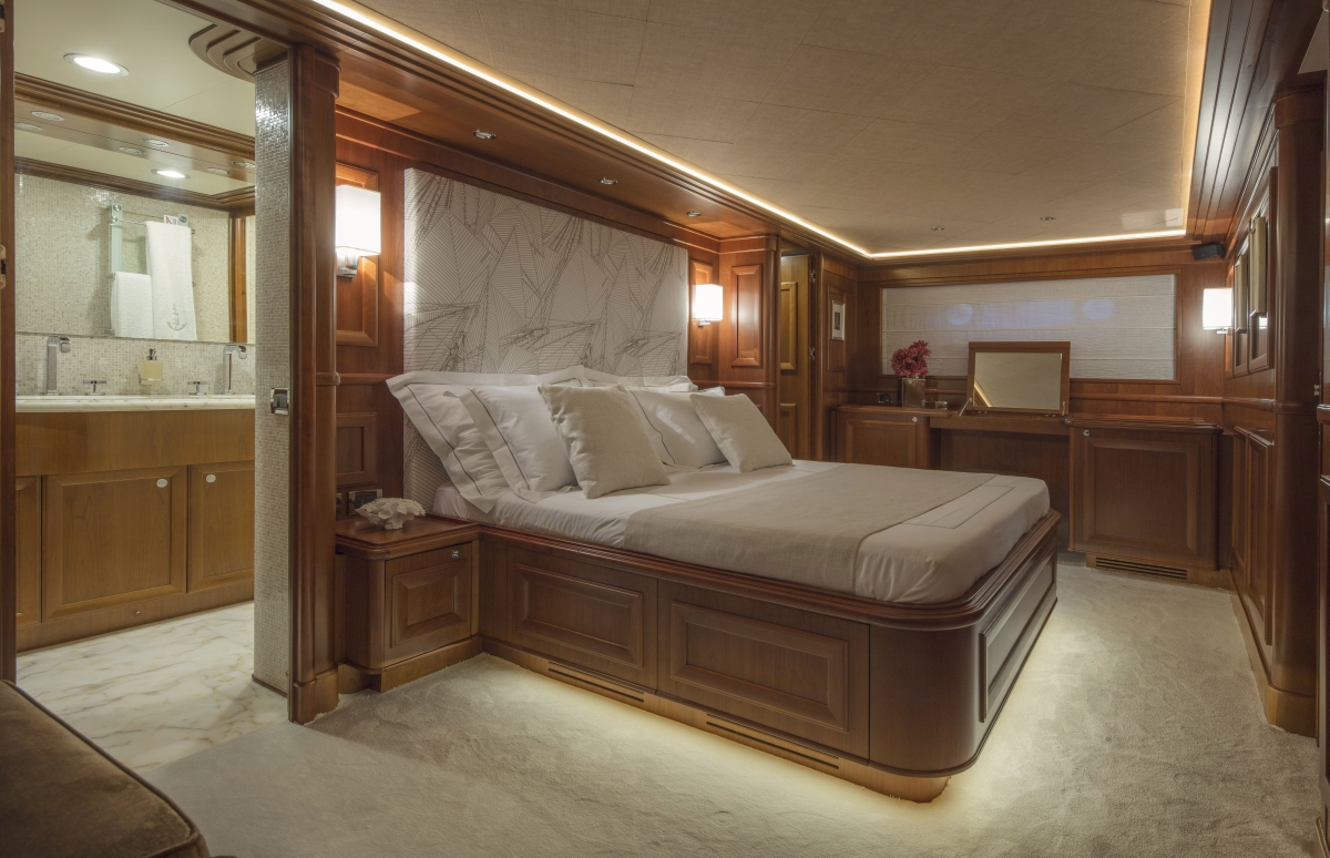 Ena VIP Back Cabin